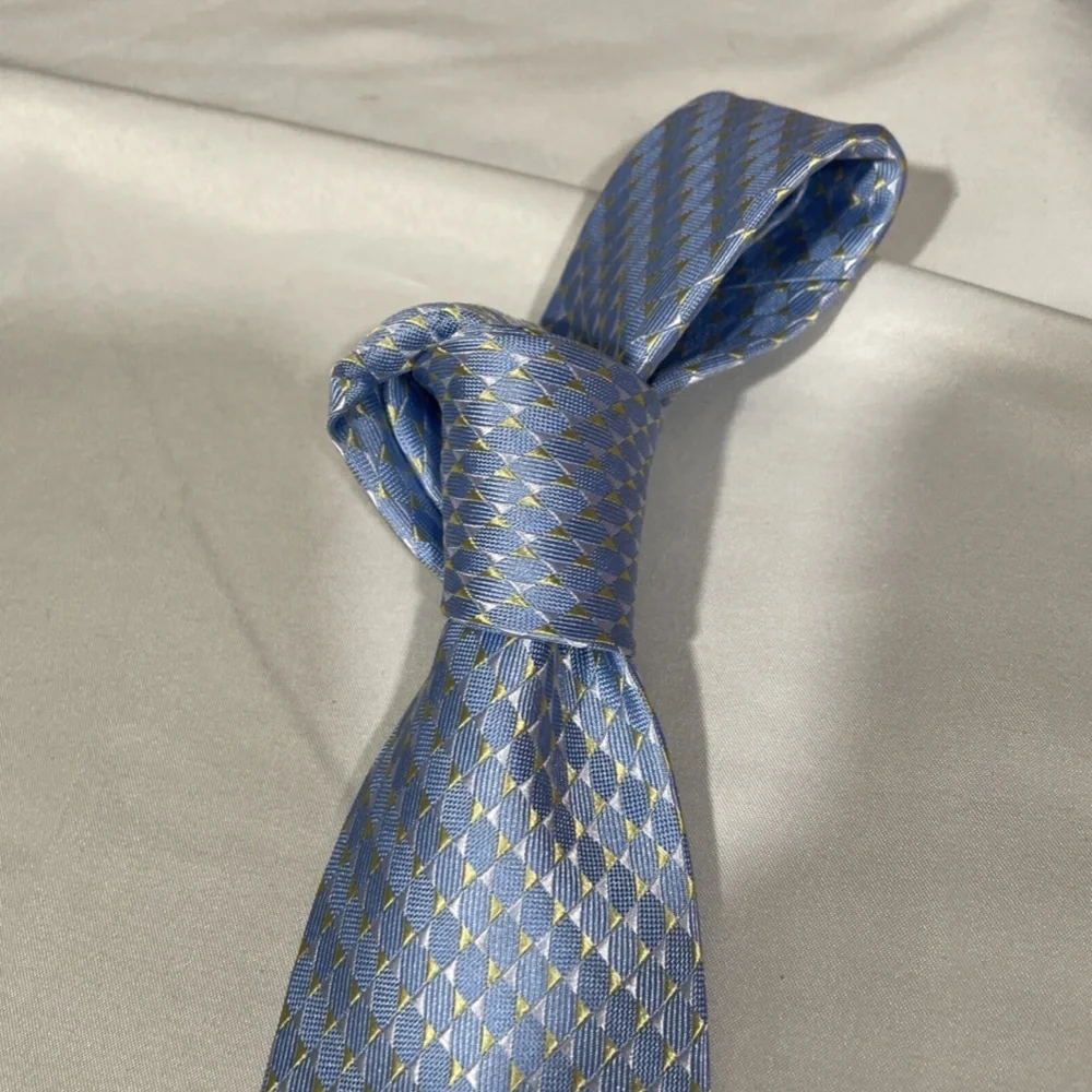 NWT $70 Michael Kors [Mens Tie‎ ] Mirrored Circles Tie in Light Blue Yellow